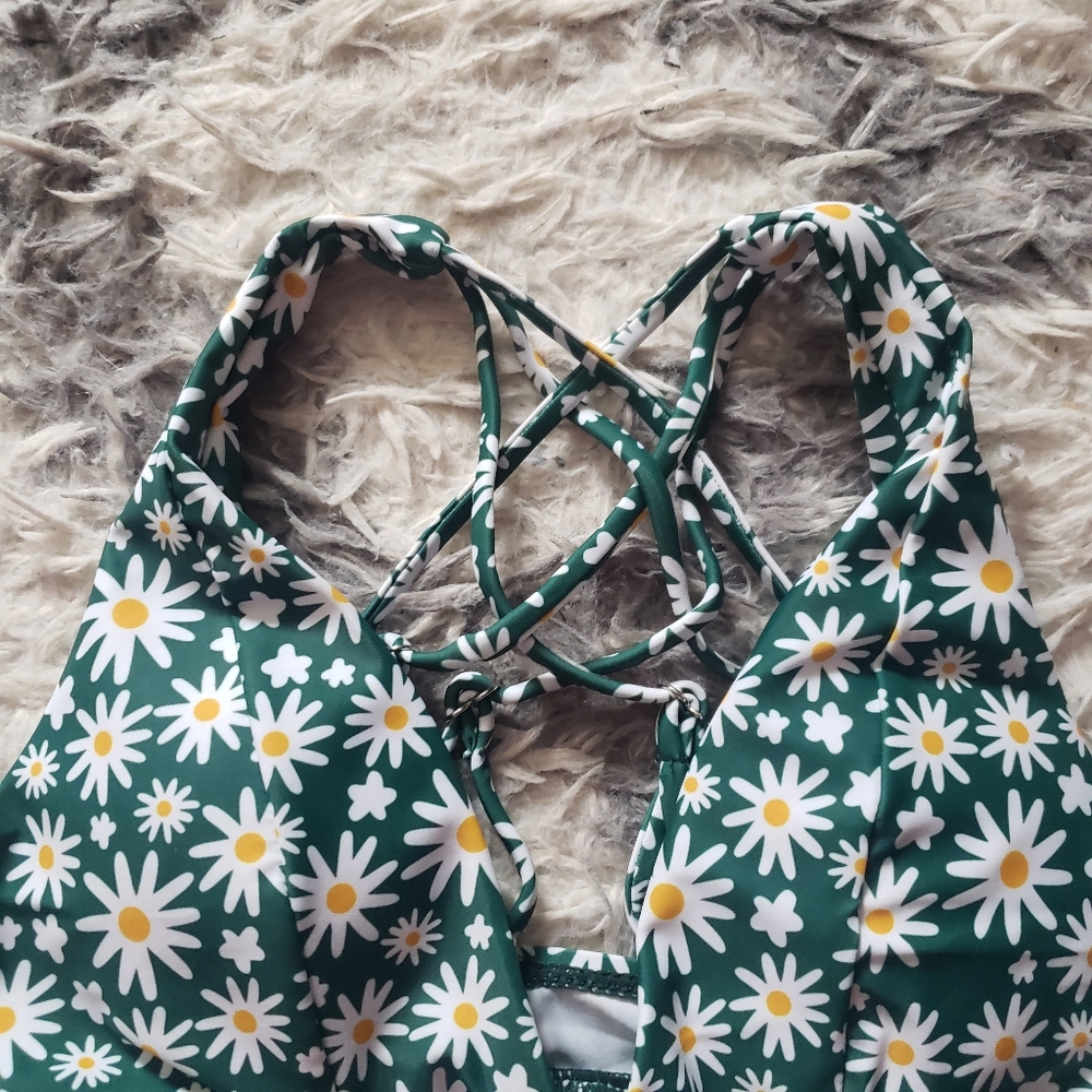 SHEIN green daisy bikini top small - Picture 3 of 5